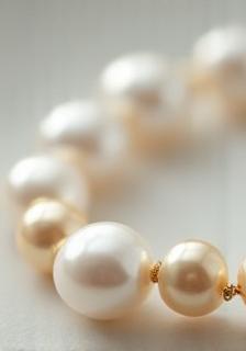 Feines Armband mit Süßwasserperlen